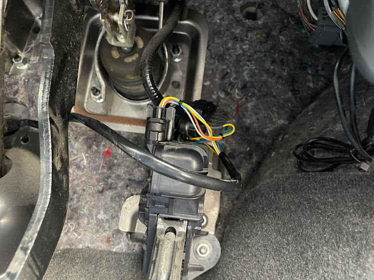 スイフトのスイフトスポーツ・Sリミテッド・今週もお疲れ様でした・Pivot 3Drive-COMPACT・スロコン取り付けに関するカスタム事例の投稿画像4枚目
