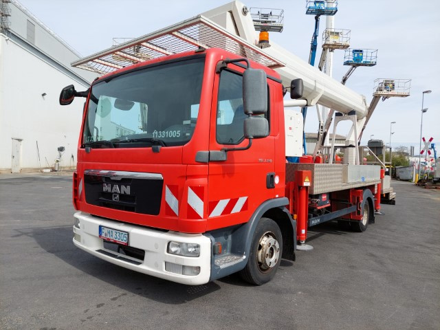 Picture of a RUTHMANN T 330 / MAN TGL 7.150 4X2 BB