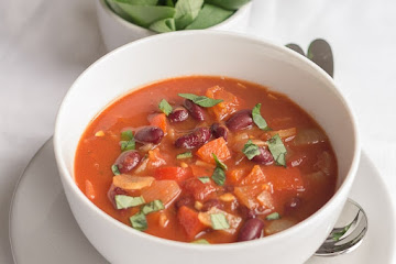 Red Pepper, Tomato and Kidney Bean Soup