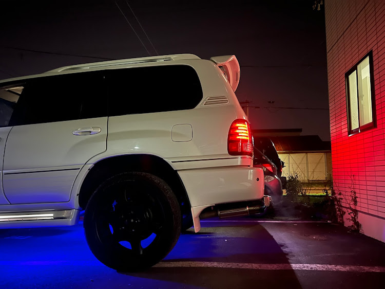 ランドクルーザーシグナスのDIY・紅葉と愛車・US仕様に関するカスタム事例の投稿画像8枚目