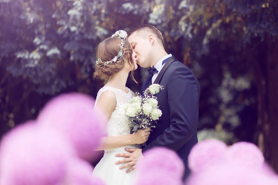 Fotógrafo de casamento Paula Obolewicz (foxphotopl). Foto de 25 de fevereiro 2020