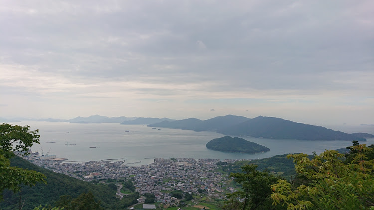 プリウスPHVのお墓参り・野呂山・台風被害が無くて良かったに関するカスタム事例の投稿画像2枚目