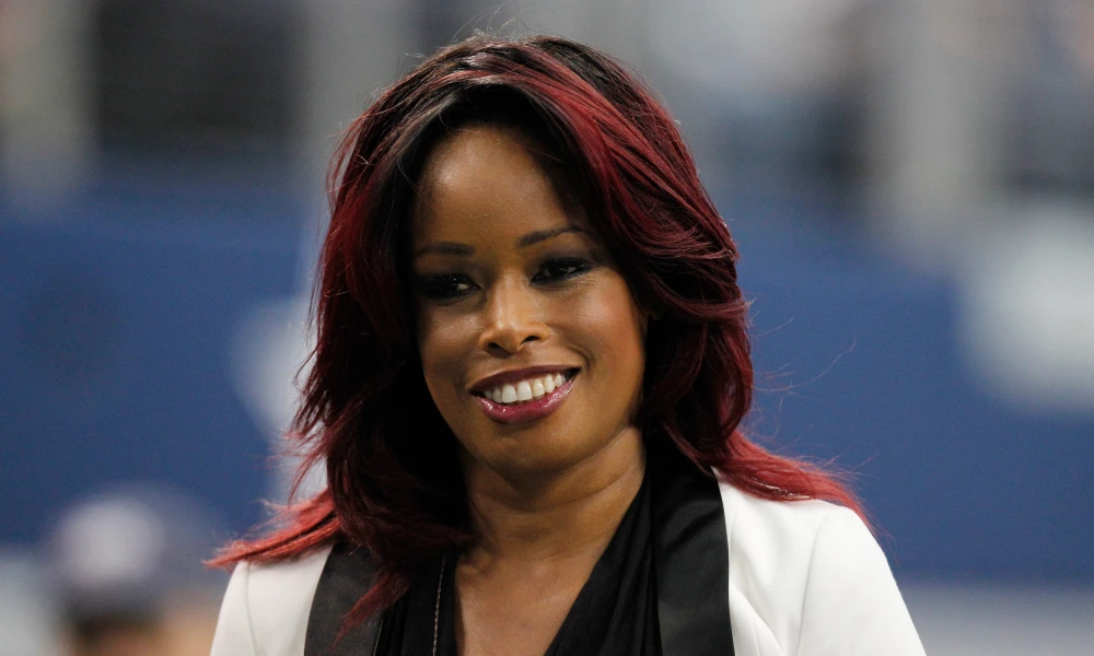 Pam Oliver Biography