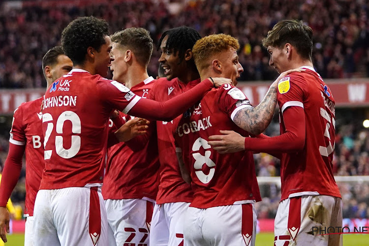 🎥 Un joueur de Nottingham Forest marque un but sensationnel à la Roberto Carlos