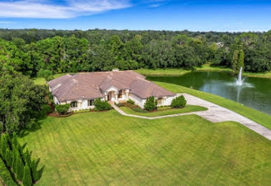 House with pool 2