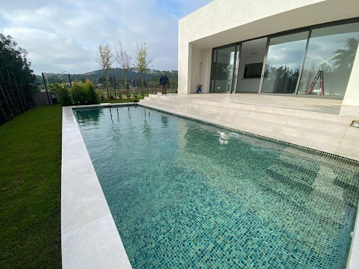 Maison avec piscine et terrasse 5