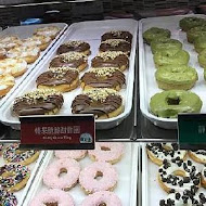 Krispy Kreme Doughnuts 甜甜圈