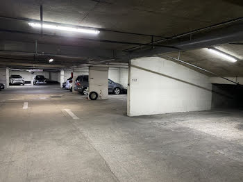 parking à Paris 8ème (75)