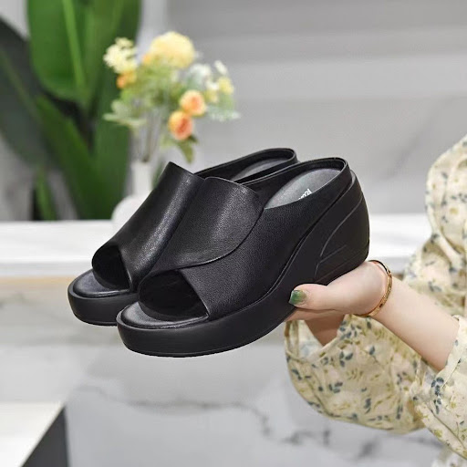 Title 6, Nieuwe echte zachte leren sleehak sandalen dame...