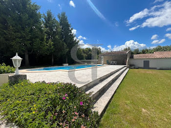 villa à Saint-Rémy-de-Provence (13)