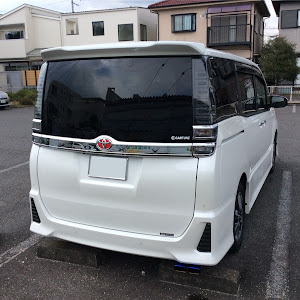 ヴォクシー ZRR80W