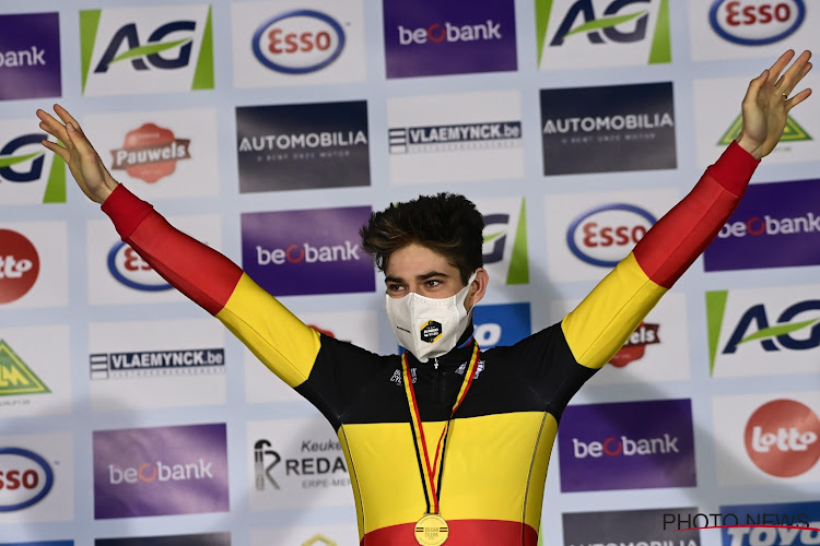 "Fresh kit day": Wout van Aert gaat trainen in zijn trui van Belgisch veldritkampioen