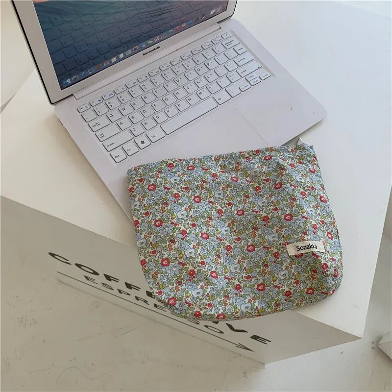 Small Literary Floral Makeup Storage Clutch
