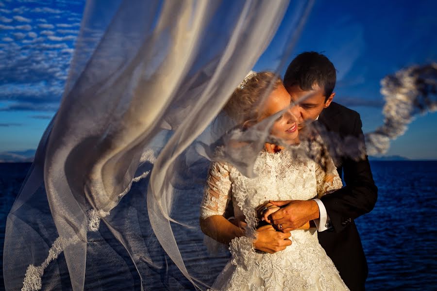 Wedding photographer Claudiu Negrea (claudiunegrea). Photo of 1 April 2019