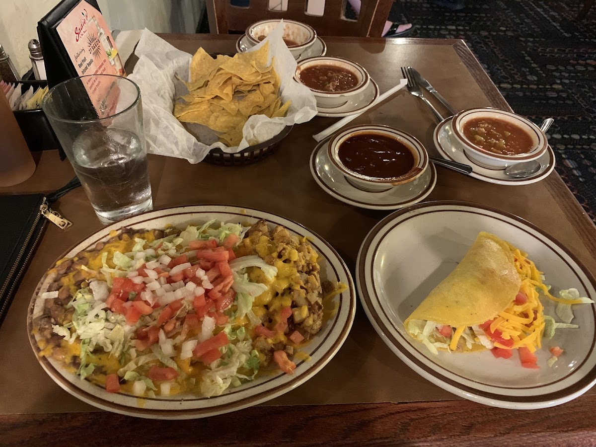 Enchilada plate and taco