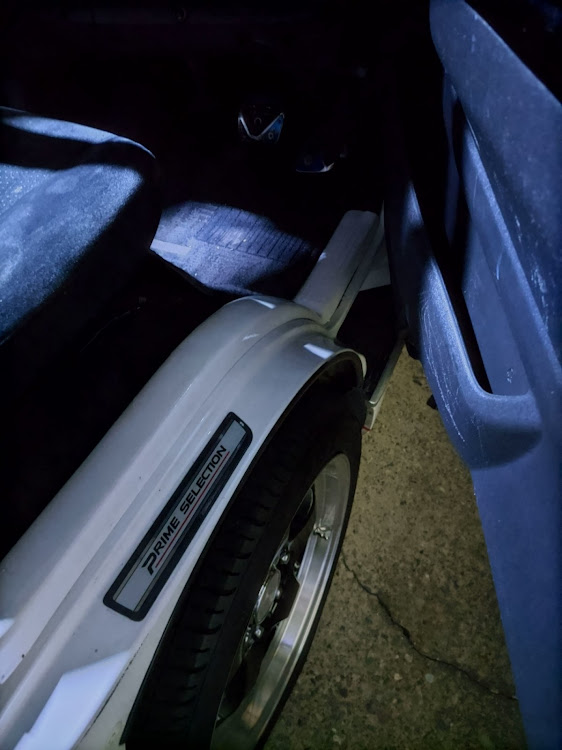 ハイエースバンの車が好きな人と繋がりたい・塗装失敗に関するカスタム事例の投稿画像4枚目