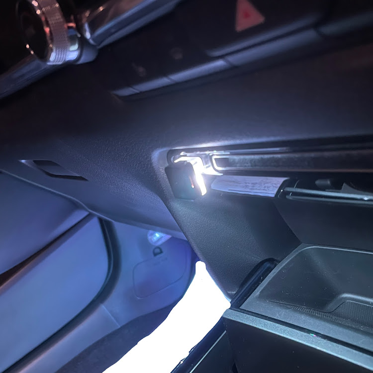CX-30の今年の一押しクルマグッズ・DMEP・CX-30・12月もよろしくお願いします・ヴェゼルに関するカスタム事例の投稿画像1枚目