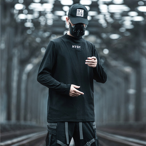 Title 18, Autumn national tide dark functional wind sweater