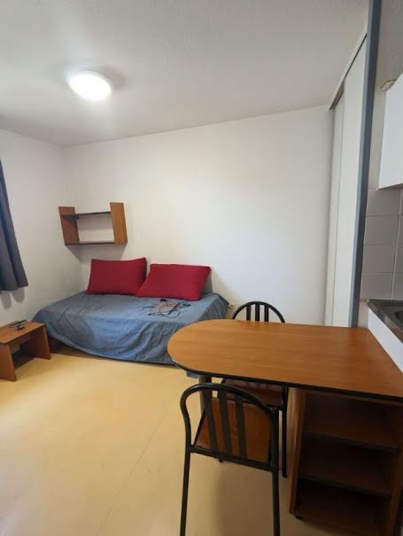 Location meublée appartement 1 pièce 20 m² à Valence (26000), 420 €