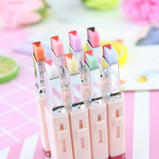 Title 2, Three-dimensional two-color V-shaped lipstick d...