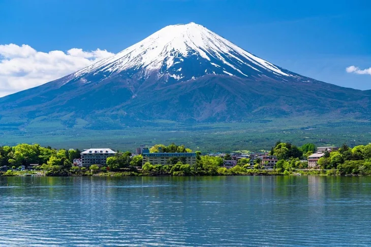 「2番目に高い山」のメインビジュアル