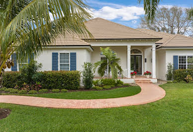 House with pool and garden 2