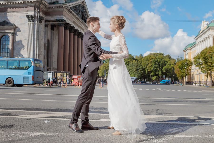 Fotógrafo de casamento Adelina Timoshenko (deliatim). Foto de 9 de novembro 2018