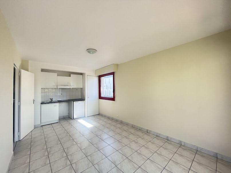 Location  appartement 2 pièces 30.25 m² à Rodez (12000), 400 €