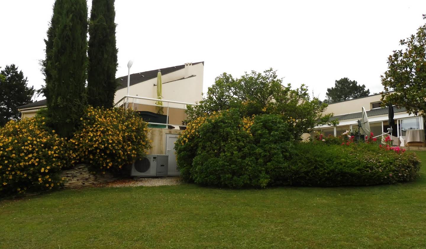 Villa avec piscine et terrasse Brive-la-Gaillarde