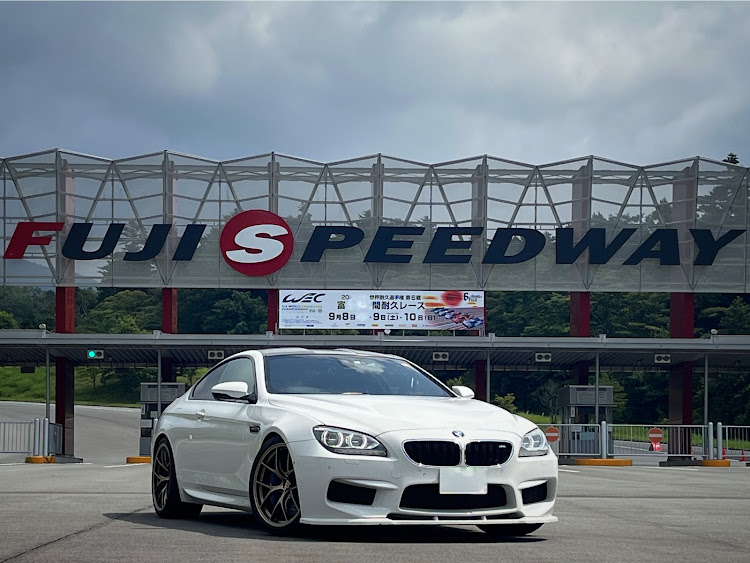 M6 クーペのBMW・6シリーズ・fsw・昼飯は牛鍋徳屋の・牛鍋定食¥1300-に関するカスタム事例の投稿画像1枚目