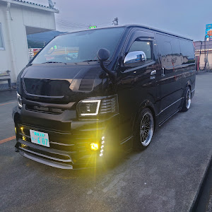 ハイエースバン TRH200V