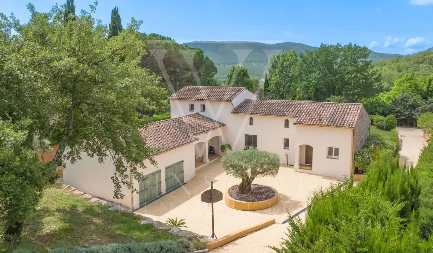 Villa with pool and garden Bagnols-en-Forêt