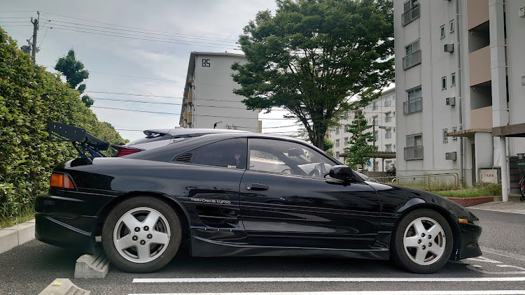 MR2のタイヤに緊急事態宣言発令😳・純正ホイールカッコイイ🤭・バルカンLEDヘッドライトつらぬく😆・梅雨・今日は月曜日定休日😆に関するカスタム事例の投稿画像4枚目