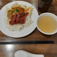 老友記粥麵飯館