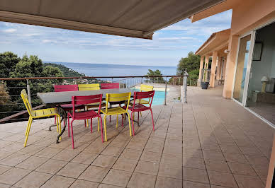 Propriété avec piscine en bord de mer 3