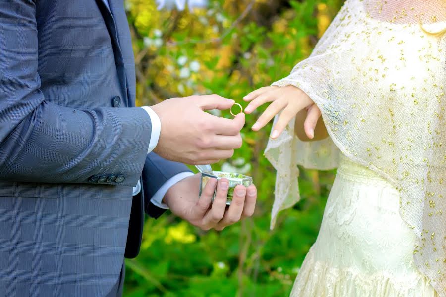 Fotografo di matrimoni Anya Gudilina (annagudilina). Foto del 13 gennaio 2018