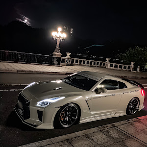 NISSAN GT-R