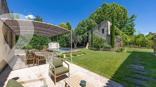 Maison avec piscine 1