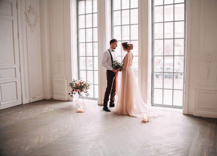 Fotógrafo de casamento Elena Gosudareva (elenagosudareva). Foto de 6 de julho 2019