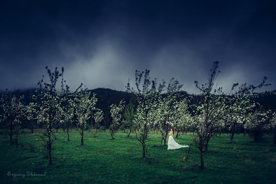 Fotógrafo de bodas Evgeniy Zhdanov (john-turtle). Foto del 8 de abril 2015