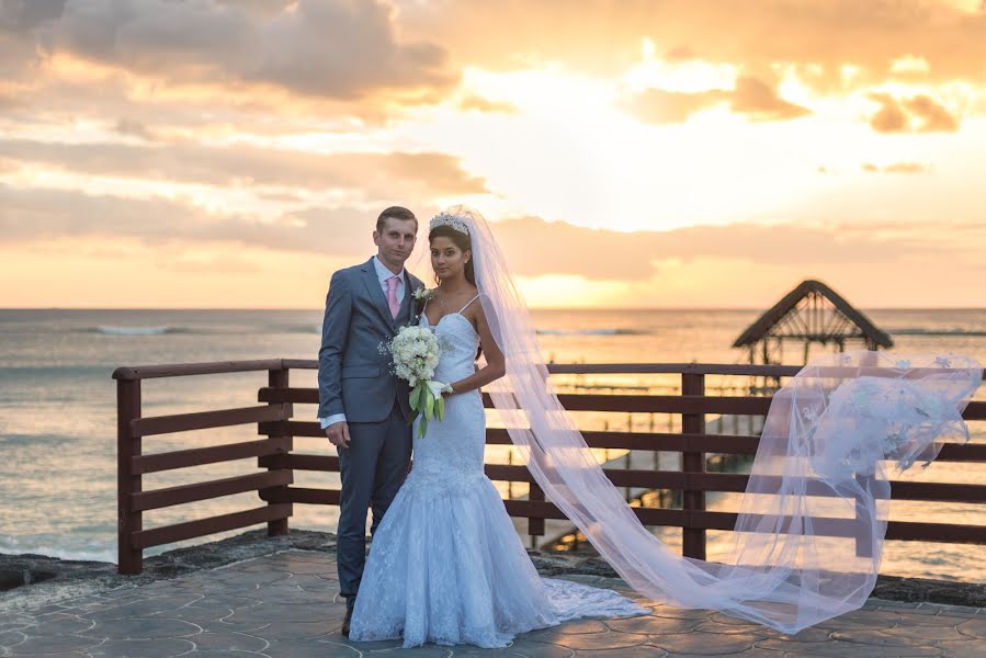 Fotógrafo de casamento Jovanni Li (joflyby). Foto de 3 de outubro 2019