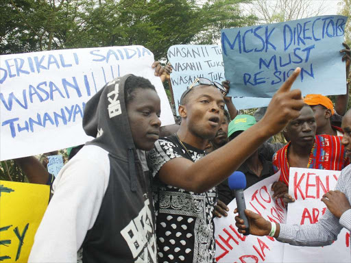 Musicians protest outside the MCSK Awards venue in 2014.