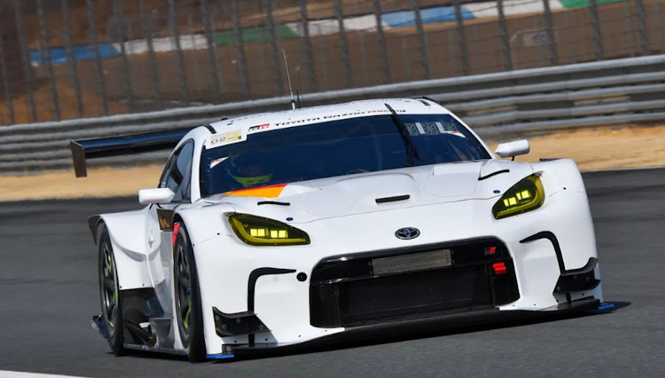 プリウスの4月もよろしくお願い致します🌸・エイプリルフール・ドライブ・SUPER GTに関するカスタム事例の投稿画像2枚目