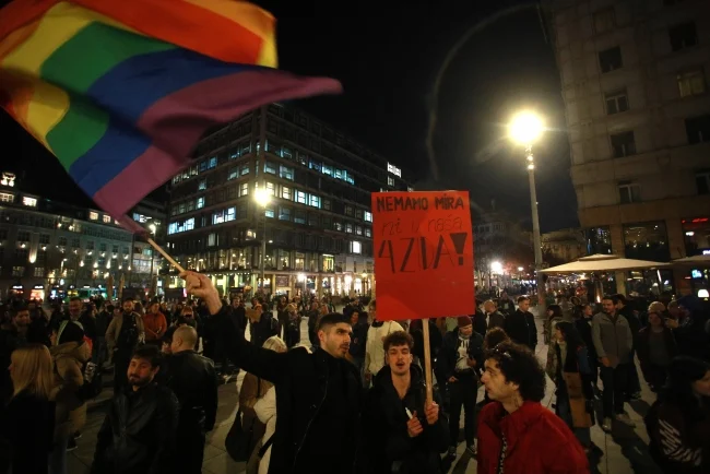 Održan protest u znak podrške LGBT+ osobama, odbijene pritužbe zbog policijskog zlostavljanja