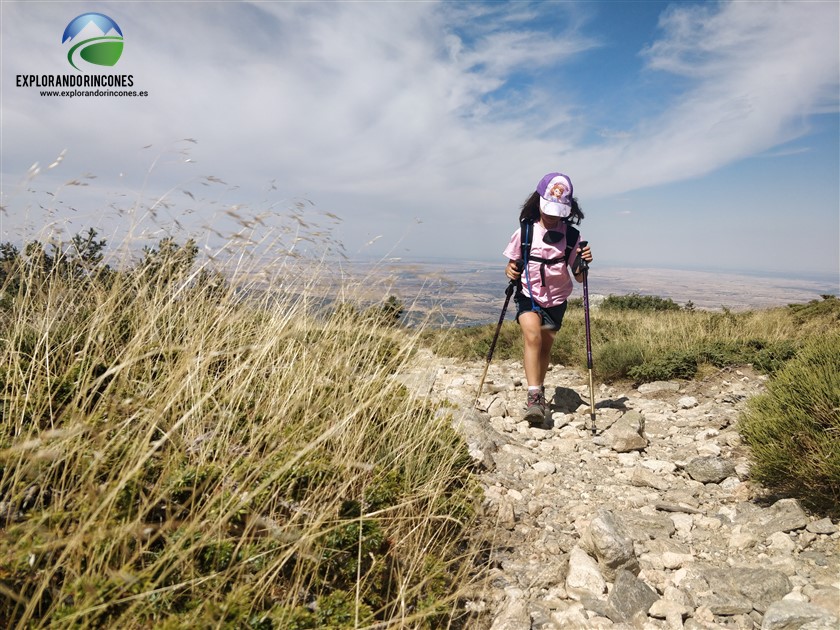 PICO PEÑALARA con NIÑOS por la Cresta de CLAVELES