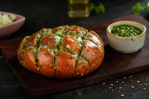 Pull Apart Garlic Bread With Pesto