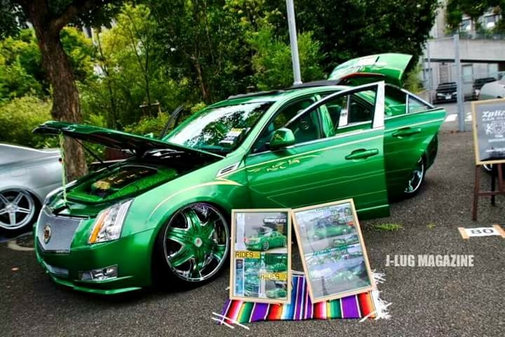 CTS セダンのカスタムカーイベント・フルカスタム・lowrider・DUBに関するカスタム事例の投稿画像1枚目