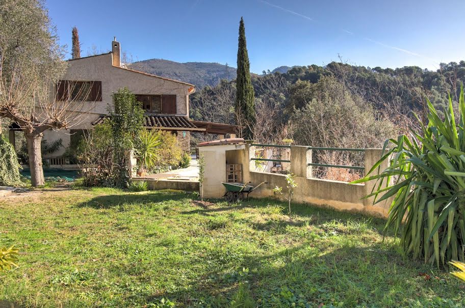 Vente villa 6 pièces 188 m² à Saint-Martin-du-Var (06670), 879 000 €