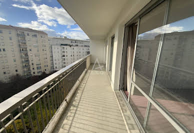 Apartment with terrace 16