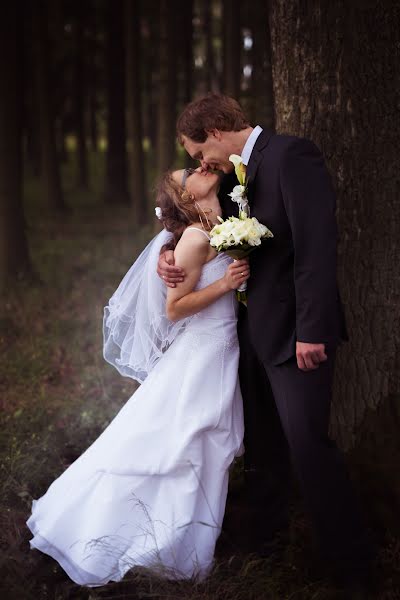 Nhiếp ảnh gia ảnh cưới Laura Laurencikova (absinthfairy). Ảnh của 18 tháng 9 2018